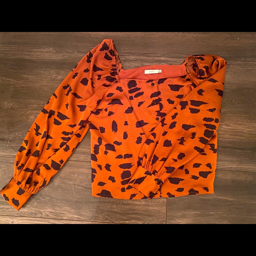 Off the shoulder cheetah print top